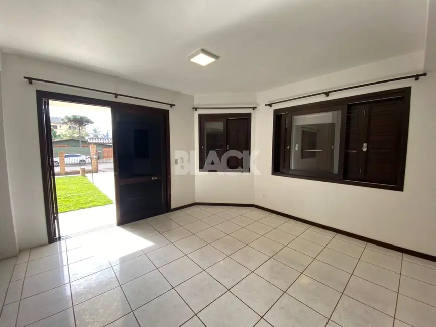 Casa com 3 quartos à venda, 275m2 em Centro, Torres - RS - imagem 9 Foto 9 de Casa com 3 quartos à venda, 275m2 em Centro, Torres - RS