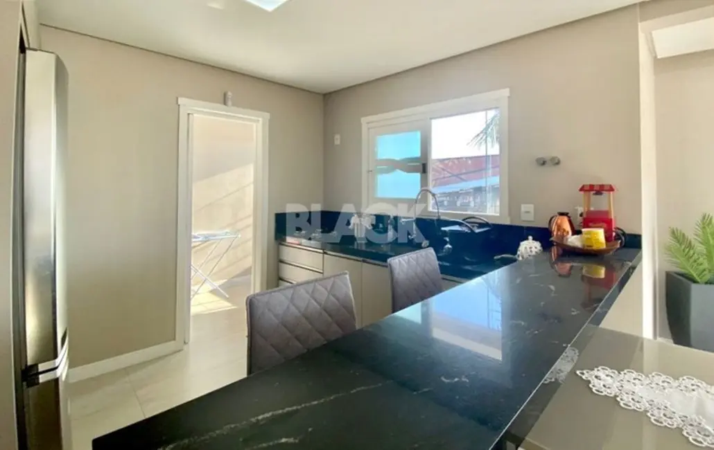 Apartamento com 3 quartos à venda, 156m2 em Torres - RS - imagem 9 Foto 9 de Apartamento com 3 quartos à venda, 156m2 em Torres - RS