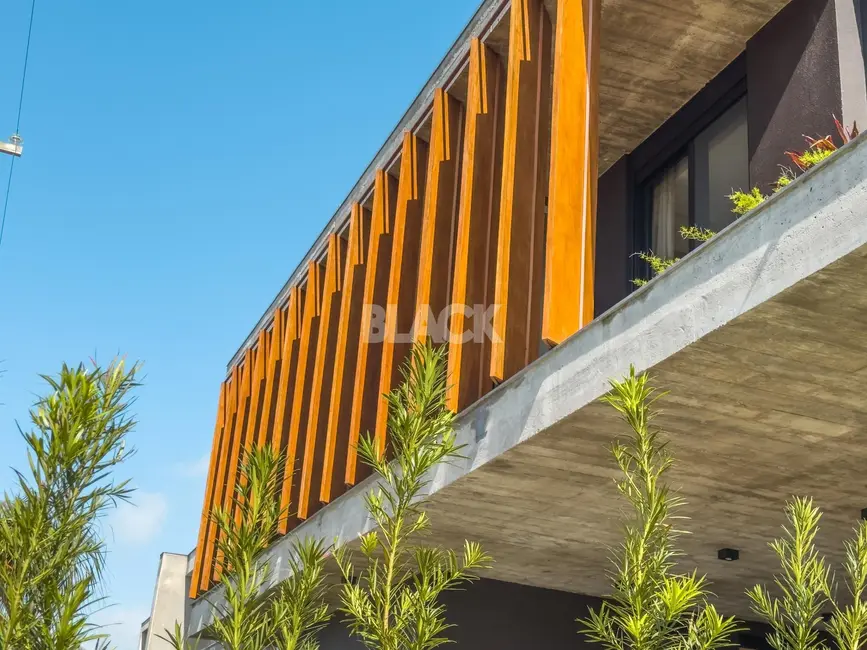 Casa de Condomínio com 5 quartos à venda, 377m2 em Torres - RS - imagem 6 Foto 6 de Casa de Condomínio com 5 quartos à venda, 377m2 em Torres - RS