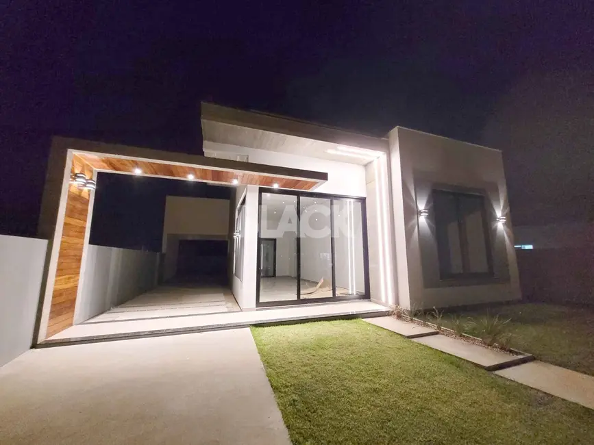 Casa com 3 quartos à venda, 107m2 em Passo De Torres - SC - imagem 2 Foto 2 de Casa com 3 quartos à venda, 107m2 em Passo De Torres - SC