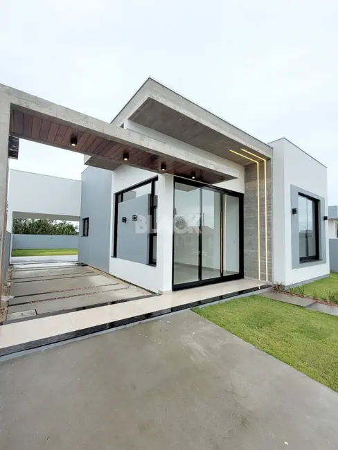 Casa com 3 quartos à venda, 107m2 em Passo De Torres - SC - imagem 1 Foto 1 de Casa com 3 quartos à venda, 107m2 em Passo De Torres - SC