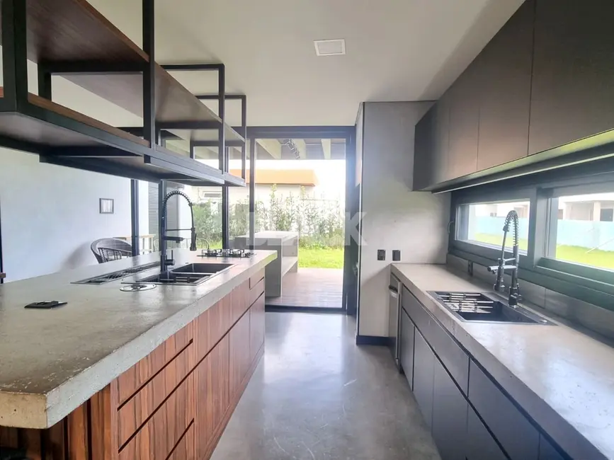 Foto 4 de Casa de Condomínio com 4 quartos à venda, 222m2 em Centro, Passo De Torres - SC