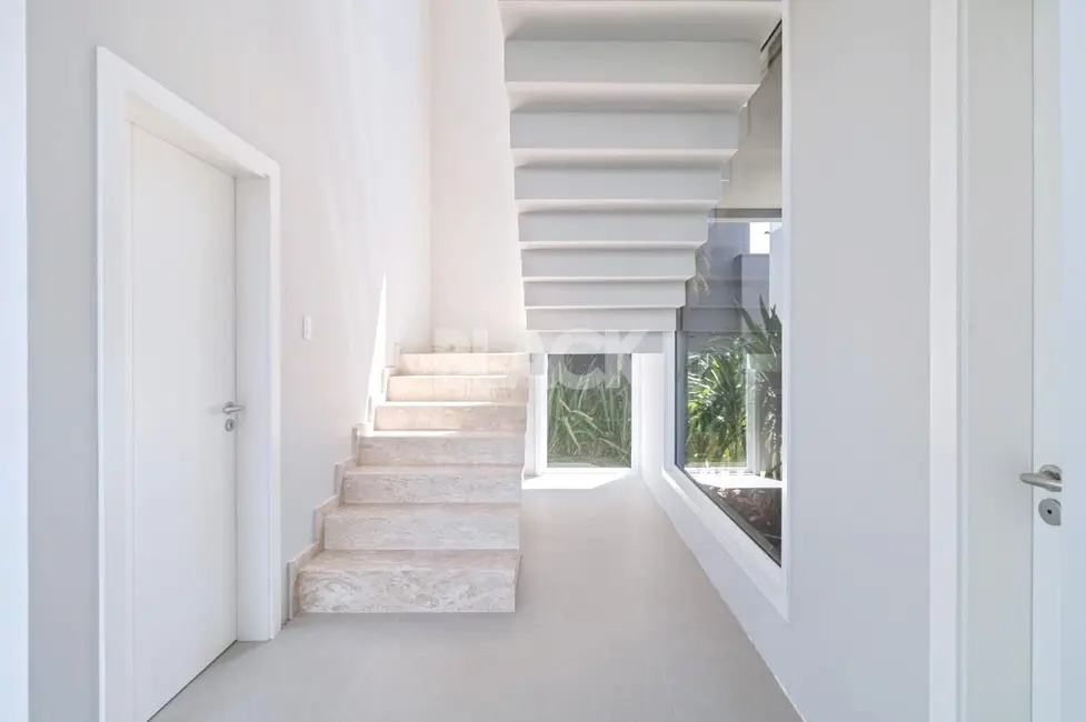 Casa de Condomínio com 4 quartos à venda, 260m2 em Torres - RS - imagem 6 Foto 6 de Casa de Condomínio com 4 quartos à venda, 260m2 em Torres - RS