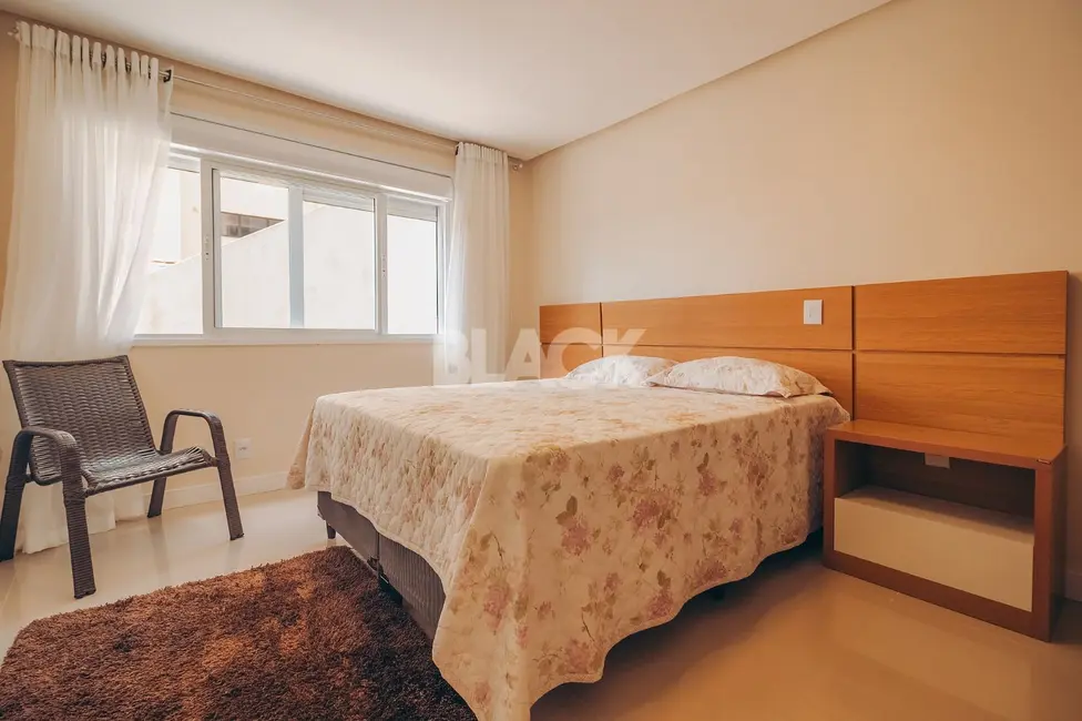 Apartamento com 4 quartos à venda, 182m2 em Torres - RS - imagem 8 Foto 8 de Apartamento com 4 quartos à venda, 182m2 em Torres - RS