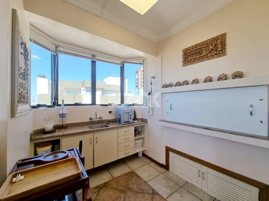 Cobertura com 4 quartos à venda, 400m2 em Torres - RS - imagem 4 Foto 4 de Cobertura com 4 quartos à venda, 400m2 em Torres - RS