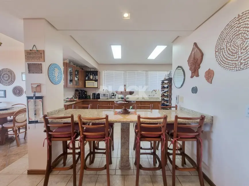 Cobertura com 4 quartos à venda, 400m2 em Torres - RS - imagem 2 Foto 2 de Cobertura com 4 quartos à venda, 400m2 em Torres - RS