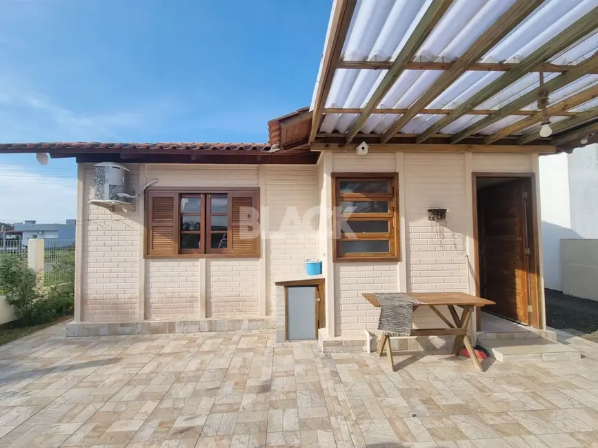 Foto 2 de Casa com 3 quartos à venda, 120m2 em Passo De Torres - SC