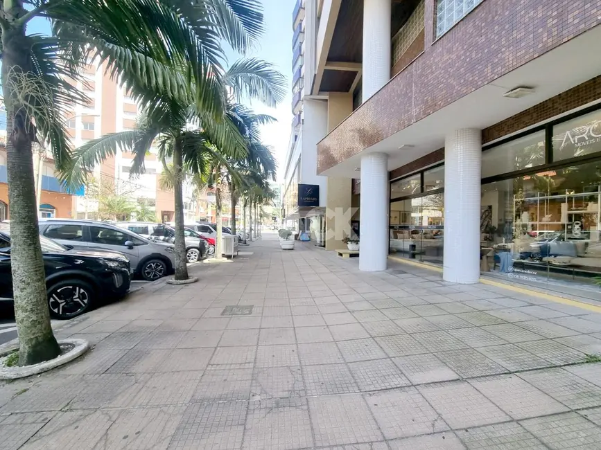 Loja com 3 quartos à venda, 305m2 em Centro, Torres - RS - imagem 4 Foto 4 de Loja com 3 quartos à venda, 305m2 em Centro, Torres - RS