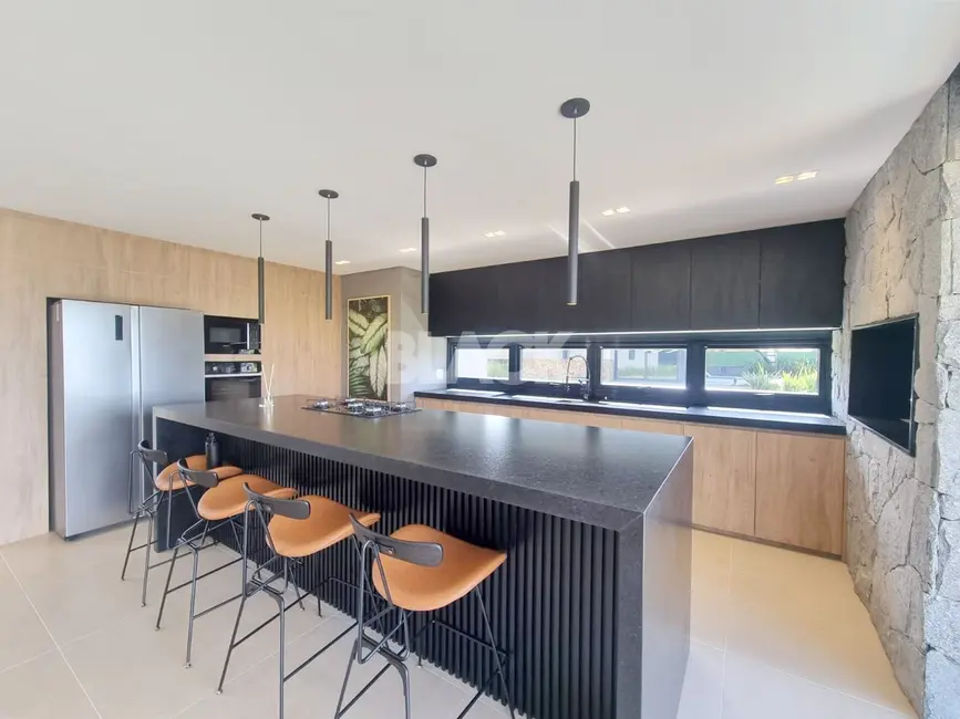 Casa de Condomínio com 5 quartos à venda, 395m2 em Torres - RS - imagem 6 Foto 6 de Casa de Condomínio com 5 quartos à venda, 395m2 em Torres - RS