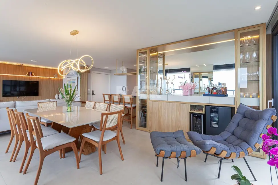 Foto 3 de Apartamento com 4 quartos à venda, 220m2 em Torres - RS