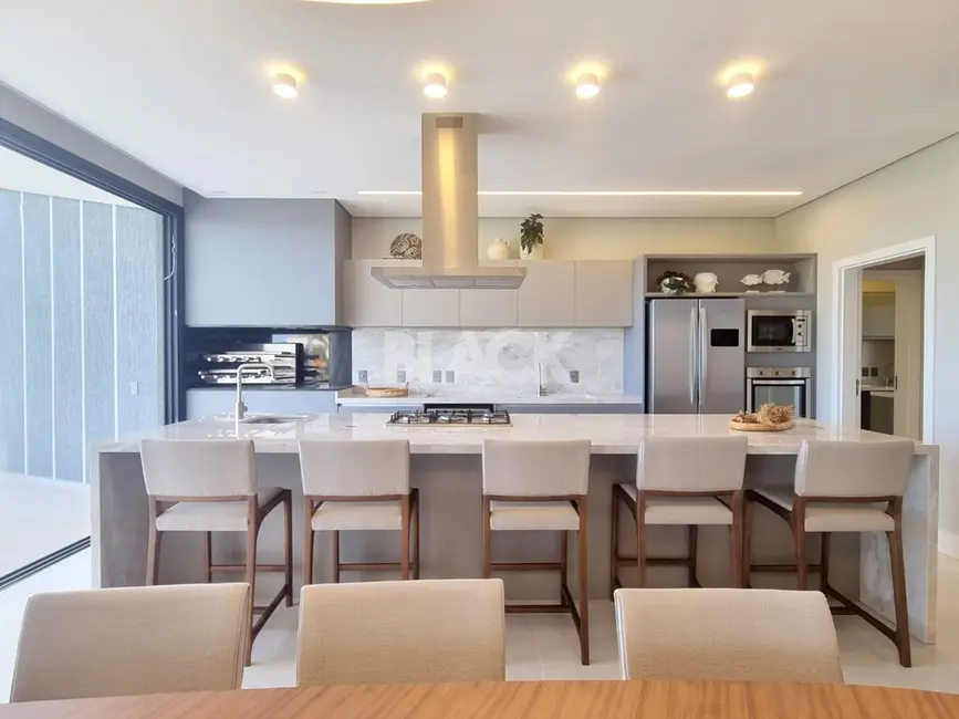 Casa de Condomínio com 4 quartos à venda, 386m2 em Torres - RS - imagem 9 Foto 9 de Casa de Condomínio com 4 quartos à venda, 386m2 em Torres - RS