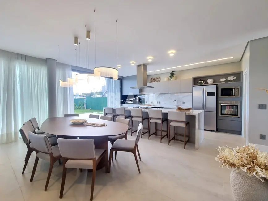 Casa de Condomínio com 4 quartos à venda, 386m2 em Torres - RS - imagem 8 Foto 8 de Casa de Condomínio com 4 quartos à venda, 386m2 em Torres - RS