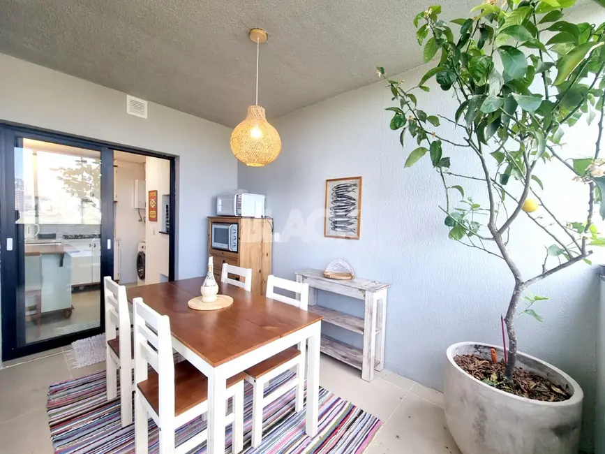 Foto 2 de Apartamento com 2 quartos à venda, 74m2 em Centro, Passo De Torres - SC