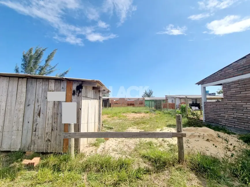 Terreno / Lote à venda, 300m2 em Torres - RS - imagem 3 Foto 3 de Terreno / Lote à venda, 300m2 em Torres - RS