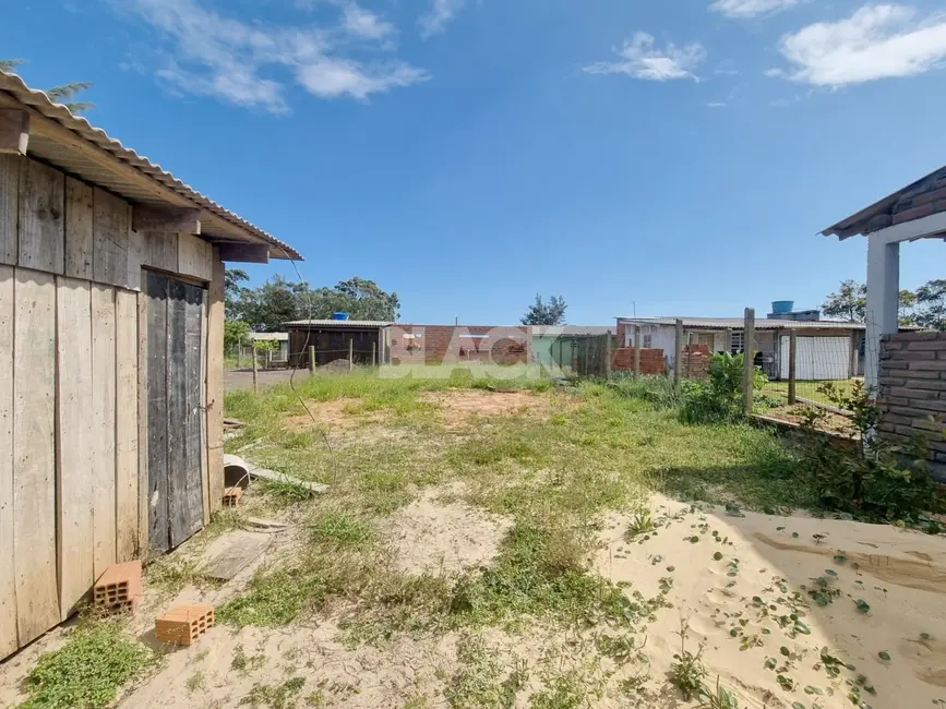 Terreno / Lote à venda, 300m2 em Torres - RS - imagem 2 Foto 2 de Terreno / Lote à venda, 300m2 em Torres - RS