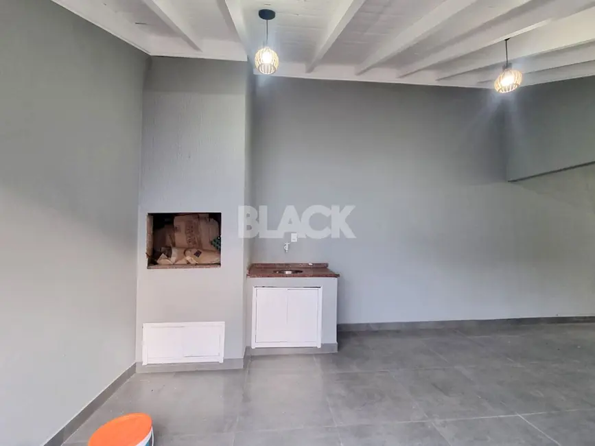 Casa com 3 quartos à venda, 159m2 em Torres - RS - imagem 8 Foto 8 de Casa com 3 quartos à venda, 159m2 em Torres - RS