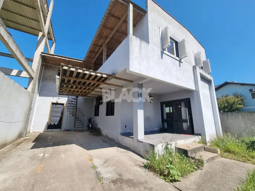 Foto 2 de Prédio Inteiro com 4 quartos à venda, 300m2 em Torres - RS