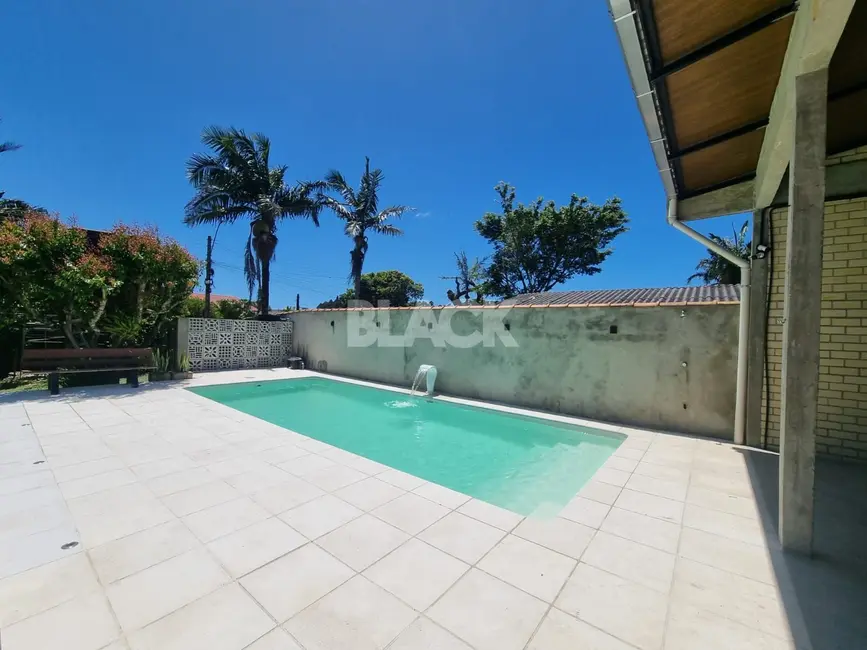 Casa com 3 quartos à venda, 250m2 em Torres - RS - imagem 8 Foto 8 de Casa com 3 quartos à venda, 250m2 em Torres - RS