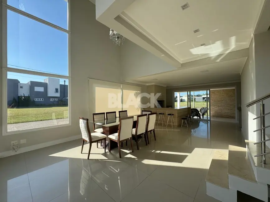 Foto 4 de Casa de Condomínio com 4 quartos à venda, 330m2 em Torres - RS