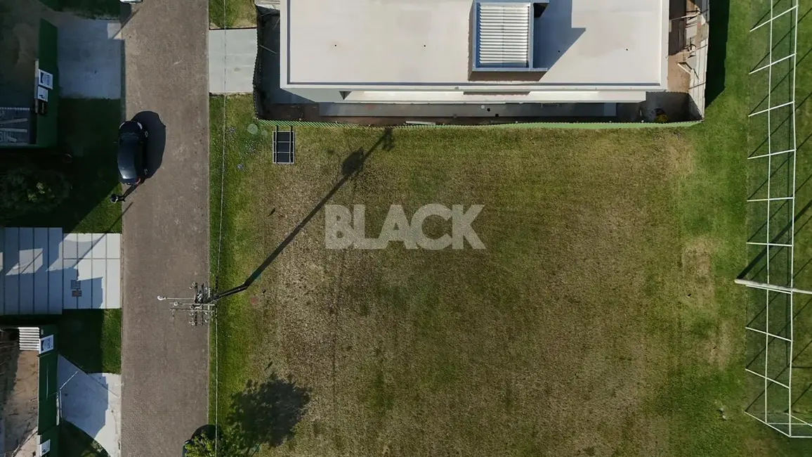 Foto 3 de Terreno / Lote à venda, 360m2 em Torres - RS