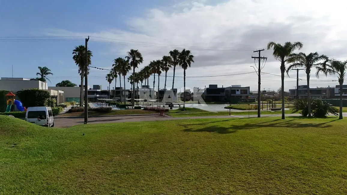 Foto 4 de Terreno / Lote à venda, 360m2 em Torres - RS