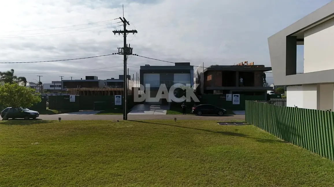 Foto 5 de Terreno / Lote à venda, 360m2 em Torres - RS