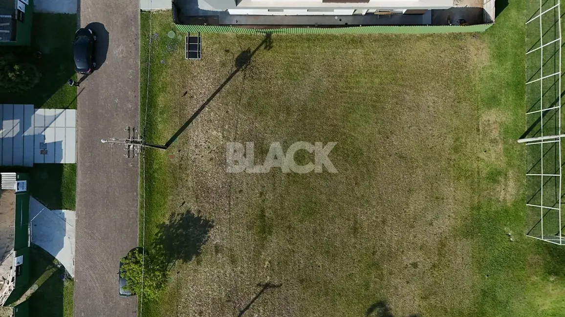 Foto 2 de Terreno / Lote à venda, 360m2 em Torres - RS