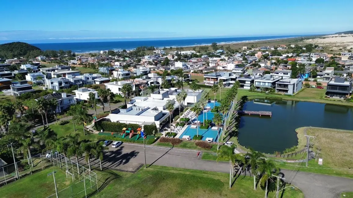 Foto 4 de Terreno / Lote à venda, 360m2 em Torres - RS