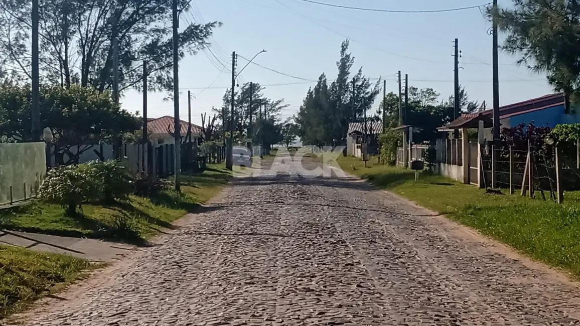 Foto 3 de Terreno / Lote à venda, 330m2 em Torres - RS