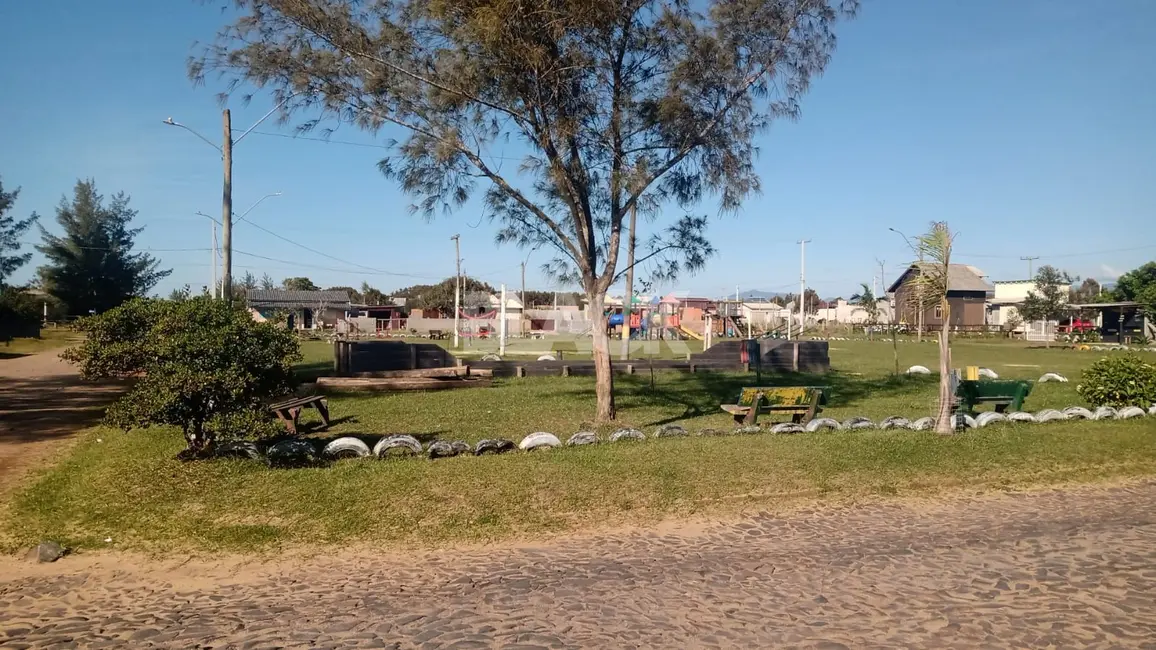 Foto 5 de Terreno / Lote à venda, 330m2 em Torres - RS