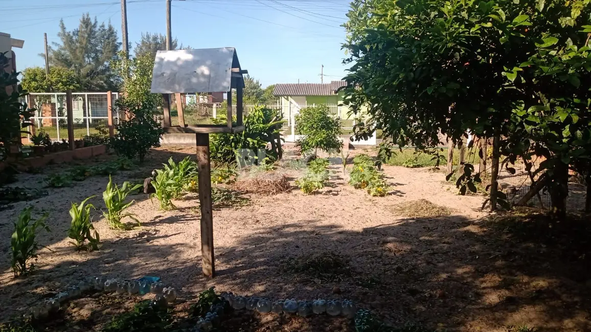 Foto 2 de Terreno / Lote à venda, 330m2 em Torres - RS