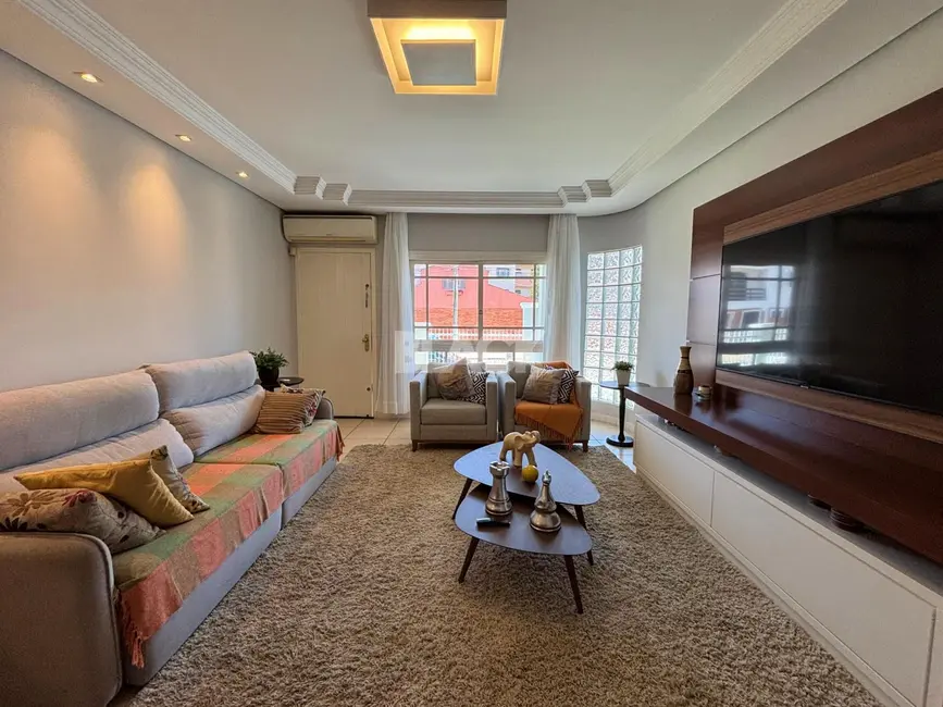 Casa com 4 quartos à venda, 300m2 em Centro, Torres - RS - imagem 4 Foto 4 de Casa com 4 quartos à venda, 300m2 em Centro, Torres - RS