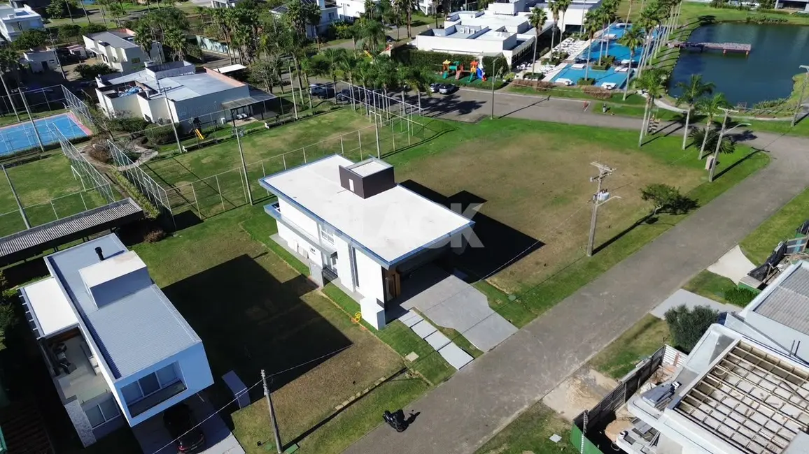 Foto 5 de Casa de Condomínio com 6 quartos à venda, 474m2 em Torres - RS