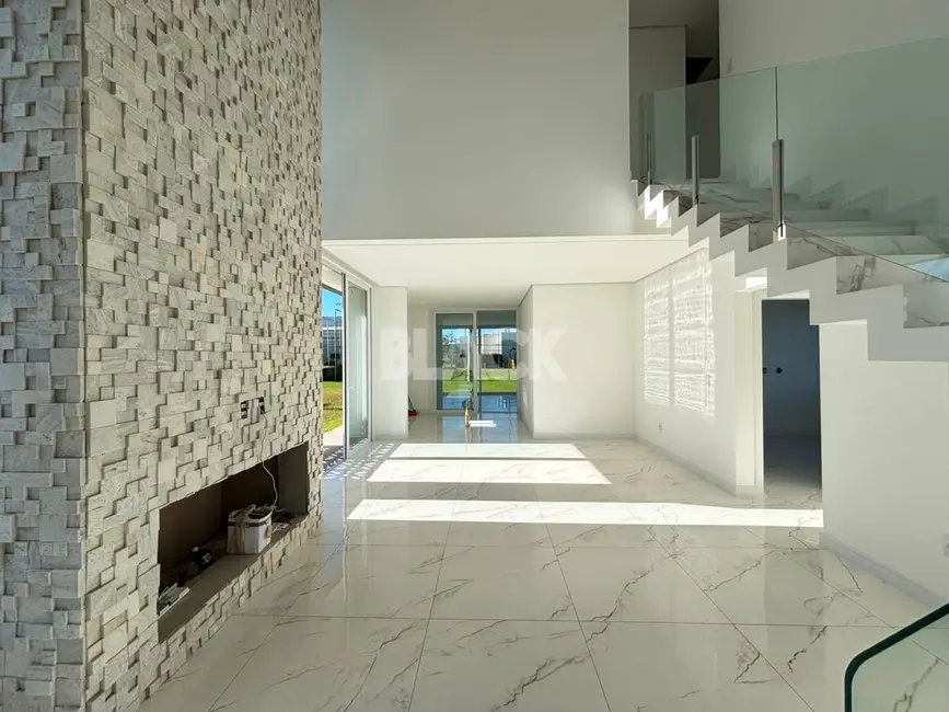 Foto 6 de Casa de Condomínio com 6 quartos à venda, 474m2 em Torres - RS