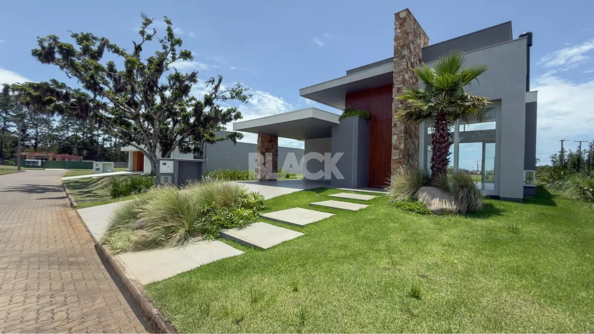 Foto 2 de Casa de Condomínio com 3 quartos à venda, 203m2 em Torres - RS