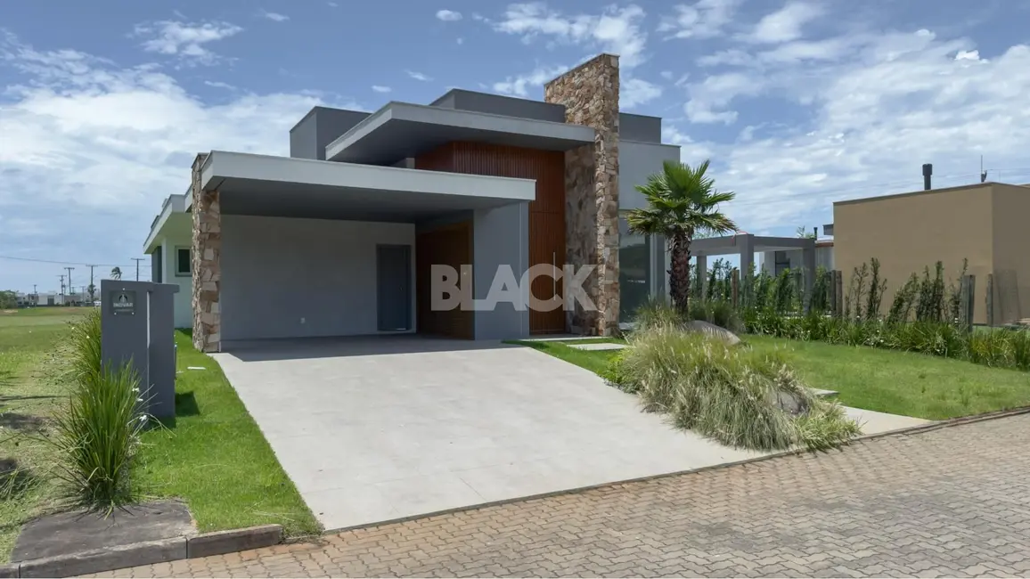 Foto 3 de Casa de Condomínio com 3 quartos à venda, 203m2 em Torres - RS