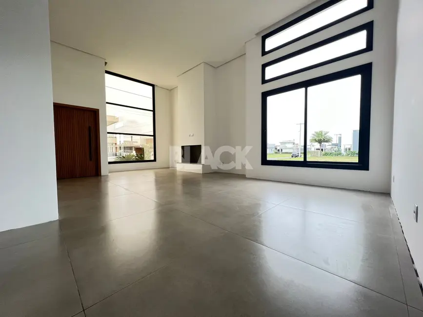 Foto 5 de Casa de Condomínio com 3 quartos à venda, 220m2 em Torres - RS