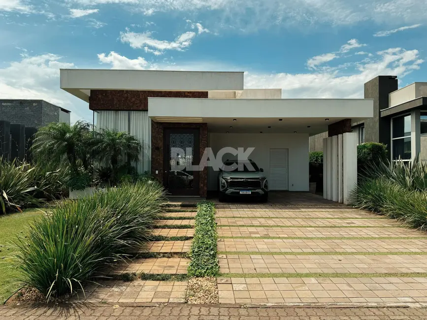 Foto 1 de Casa de Condomínio com 3 quartos à venda, 285m2 em Torres - RS