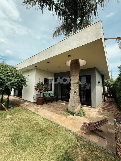 Foto 2 de Casa de Condomínio com 3 quartos à venda, 285m2 em Torres - RS