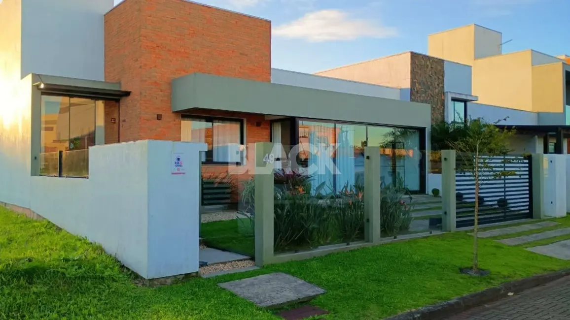 Foto 2 de Casa com 3 quartos à venda, 119m2 em Centro, Passo De Torres - SC