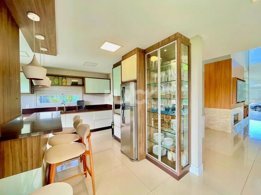 Foto 9 de Casa de Condomínio com 4 quartos à venda, 241m2 em Torres - RS