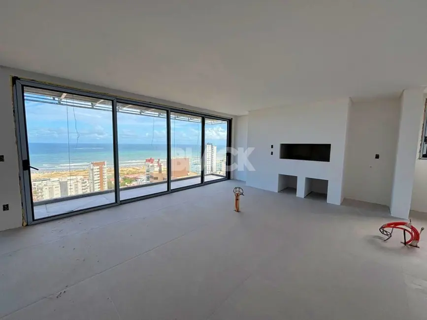 Foto 1 de Apartamento com 4 quartos à venda, 200m2 em Torres - RS