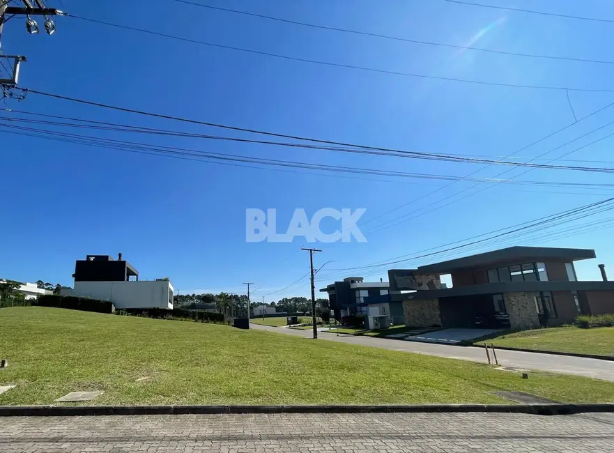 Foto 3 de Terreno / Lote à venda, 567m2 em Torres - RS