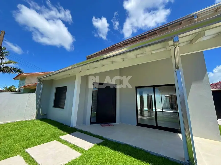 Foto 3 de Casa com 4 quartos à venda, 284m2 em Torres - RS