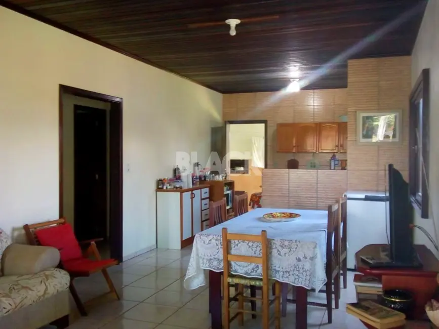 Foto 2 de Casa com 3 quartos à venda, 110m2 em Torres - RS