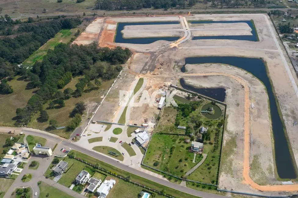 Foto 3 de Terreno / Lote à venda, 361m2 em Torres - RS