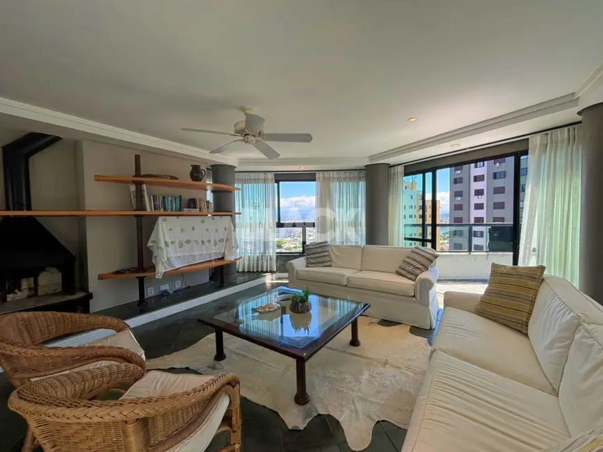 Foto 2 de Cobertura com 5 quartos à venda, 270m2 em Torres - RS