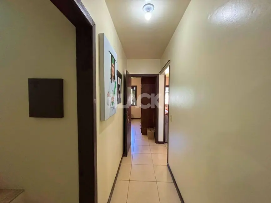 Foto 9 de Casa com 6 quartos à venda, 185m2 em Torres - RS