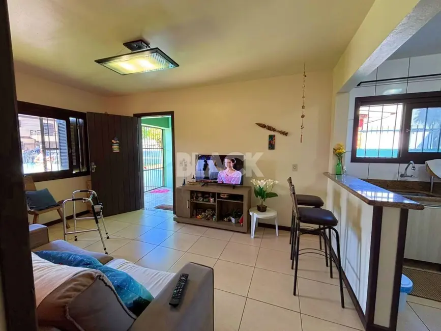 Foto 5 de Casa com 6 quartos à venda, 185m2 em Torres - RS