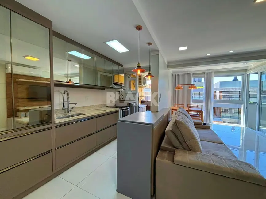 Foto 3 de Cobertura com 2 quartos à venda, 184m2 em Torres - RS